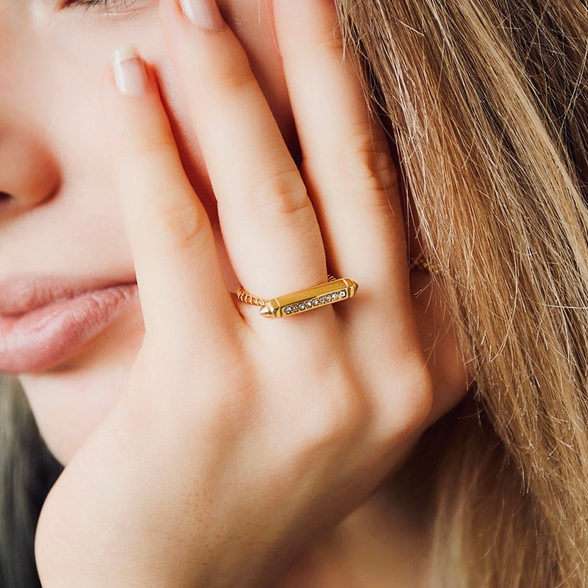BELLA ring