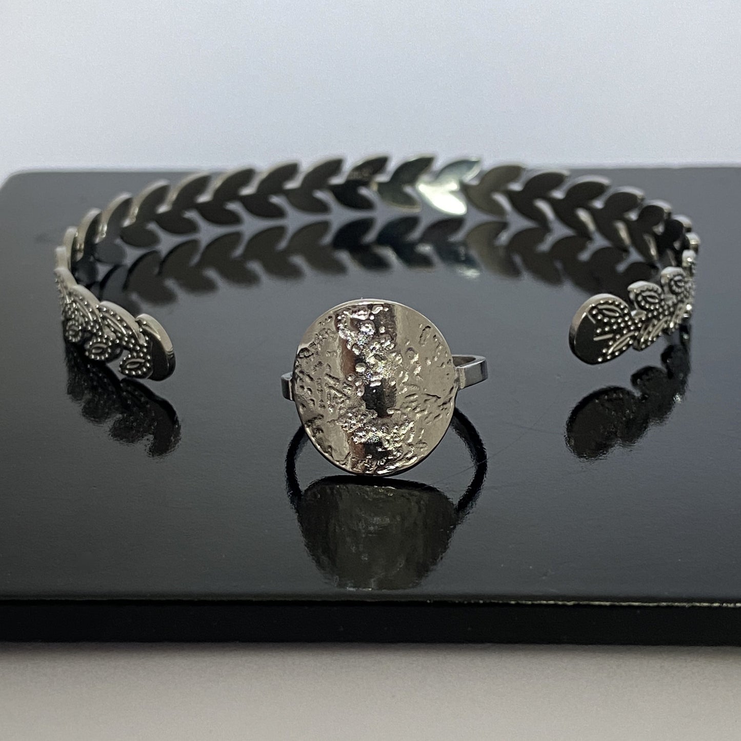 <transcy>Ring CINDY</transcy>