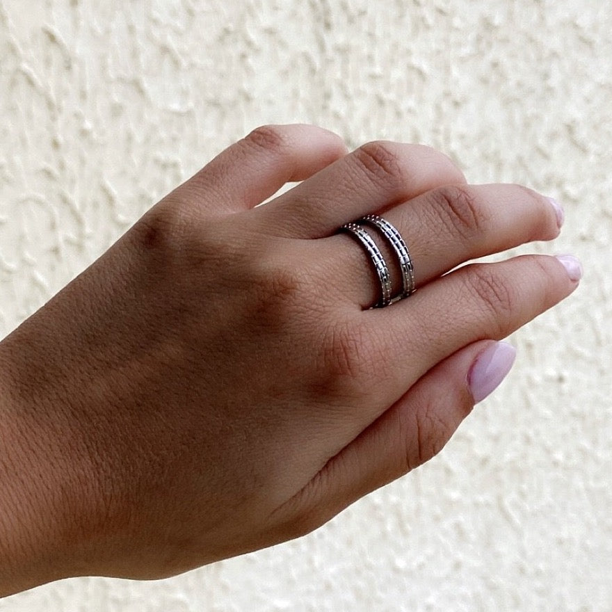 <transcy>KATY ring</transcy>